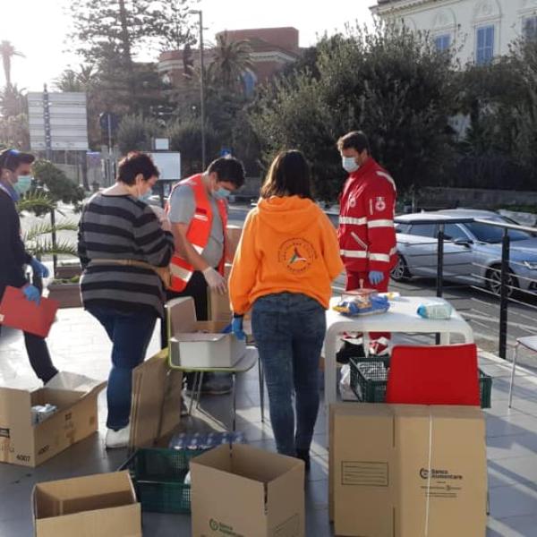 Raccolta generi alimentari al tempo del Covid
